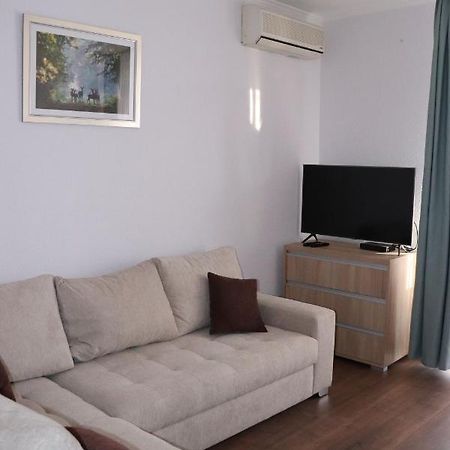 Liget Apartmanhaz Kehidakustany Bagian luar foto