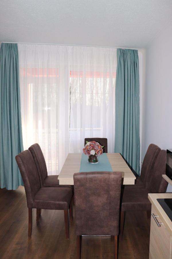 Liget Apartmanhaz Kehidakustany Bagian luar foto