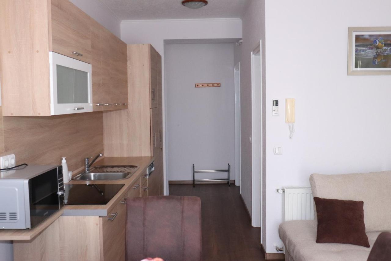 Liget Apartmanhaz Kehidakustany Bagian luar foto