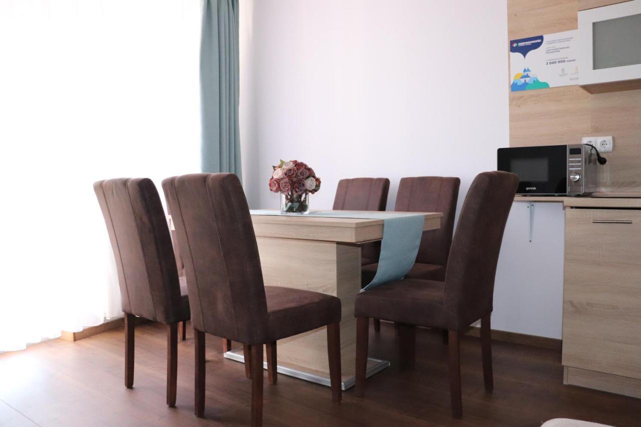 Liget Apartmanhaz Kehidakustany Bagian luar foto