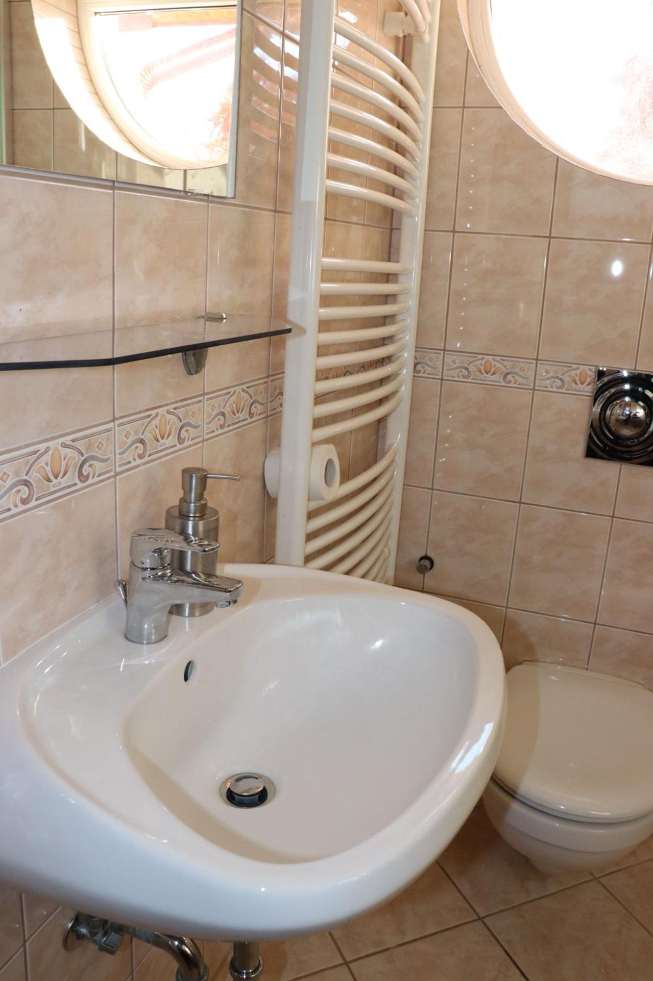 Liget Apartmanhaz Kehidakustany Bagian luar foto