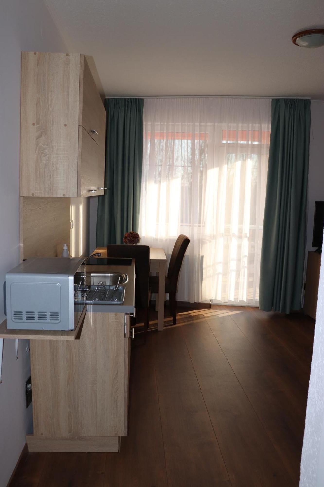 Liget Apartmanhaz Kehidakustany Bagian luar foto